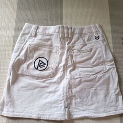 ADIDAS　ゴルフ　スカート　白の画像