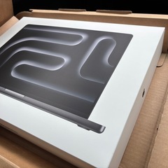 MacBook  Pro  M4   MAX 2024  本日発送、お取引可能　定価より13万以上安く買えるチャンス！更に5万下げたのでこれ以上は値下げしません！の画像