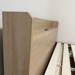 ニトリ　ベッド　セミダブル　棚付き　すのこの画像