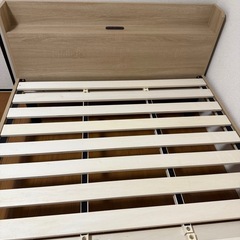 ニトリ　ベッド　セミダブル　棚付き　すのこの画像