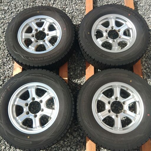 【さらに値下げしました】ハイエース　レジアスエース　215/70/R15　6穴タイヤ付き　アルミホイール