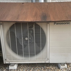 エアコン室外機、木製日除け取付け、雨に対する錆防止、日差しによる温度上昇防止　　の画像