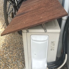 エアコン室外機、木製日除け取付け、雨に対する錆防止、日差しによる温度上昇防止　　の画像