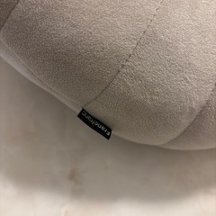 フランフラン　貝モチーフのクッション　グレーの画像