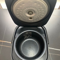 【手渡しのみ価格】アイリスオーヤマIH炊飯器 3合 RC-MZ30AZ-B の画像