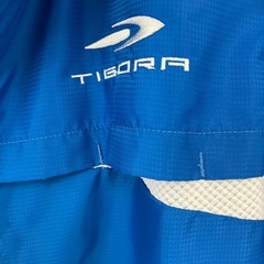 ジャンバーこれからの季節軽く着るにはグーの画像