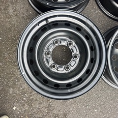 ハイエース6穴　純正の画像
