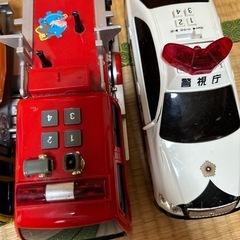 はたらく車 大型車 救急車 の画像
