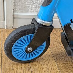 キックスクーター　ブルーの画像