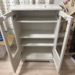 食器棚の画像
