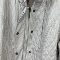 ジャケット、女性向けフード付きの画像
