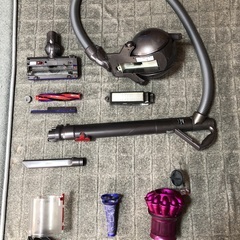 Dyson   DC48   完動品　100V電源ケーブル仕様   バツテリーの心配がいらない強力な吸引力の画像