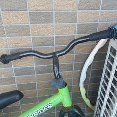 キッズ　キックバイク　ストライダー風　バランスバイク 黄緑　子供用 自転車の画像