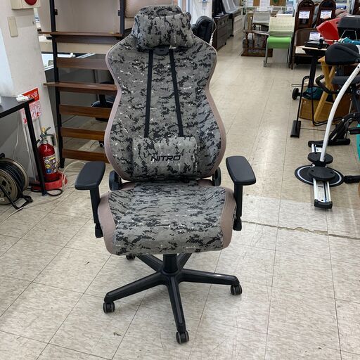 【ジモティー割引で最大15％OFF⭐️】NITRO CONCEPTS S300 PRO デジタルカモフラージュ ゲーミングチェア