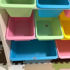 子供用おもちゃ棚の画像