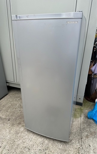 冷凍庫 中古 2021年製 138L YRT-C14H1 ヤマダ