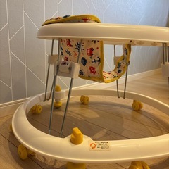 定価5千円　西松屋　スマートエンジェル　歩行器の画像