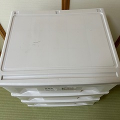 衣装ケースの画像