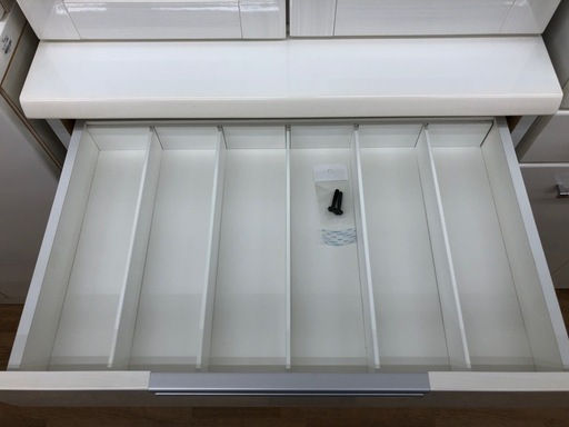 ドリーム川西店御来店限定】☆ジモティー見たよ♪割引☆ ダイニング3点 【ドリーム川西店御来店限定】 ☆ジモティー見たよ♪割引☆2枚扉食器棚　レール損耗／クリーニング済み【2125560000023863】