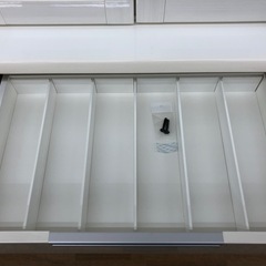 【ドリーム川西店御来店限定】 ☆ジモティー見たよ♪割引☆2枚扉食器棚　レール損耗／クリーニング済み【2125560000023863】の画像