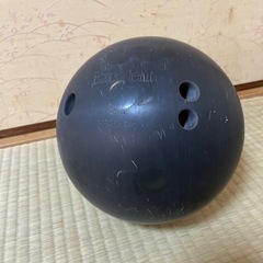 ボーリングのボールの画像