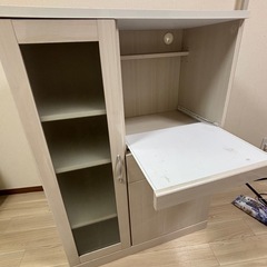 食器棚の画像
