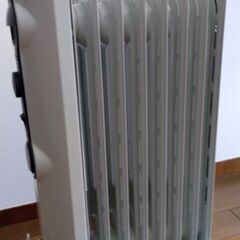オイルヒーター　デロンギ　HJ0812の画像