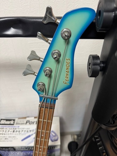 FERNANDESのベース