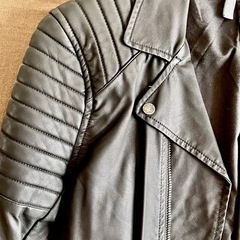 【新品未使用】H&Mの革ジャン｜メンズSサイズ（身長170cm程度推奨）の画像