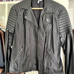 【新品未使用】H&Mの革ジャン｜メンズSサイズ（身長170cm程度推奨）の画像