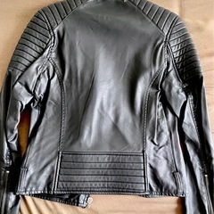 【新品未使用】H&Mの革ジャン｜メンズSサイズ（身長170cm程度推奨）の画像