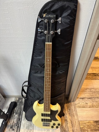 EDWARDSのベース
