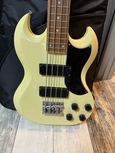 EDWARDSのベース
