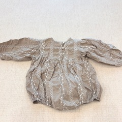 konoha baby パール刺繍ロンパースの画像