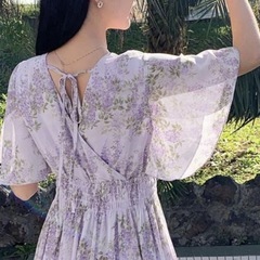 花柄ワンピースの画像