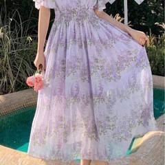 花柄ワンピースの画像