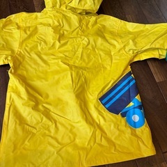 男の子用雨ガッパと傘のセットの画像
