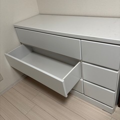 衣類タンスの画像