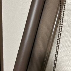 ロールスクリーン(茶色)の画像