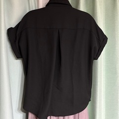GU ブラック エアリーシャツMサイズ☆の画像