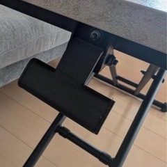 昇降式テーブルの画像