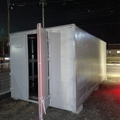 白コンテナ　かなり綺麗ですの画像