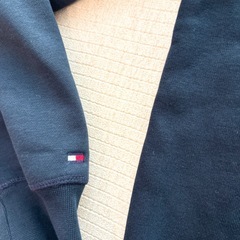 【Tommy Hilfiger】　アーチロゴフーディ　長袖　Mサイズ　ネイビーの画像