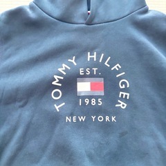 【Tommy Hilfiger】　アーチロゴフーディ　長袖　Mサイズ　ネイビーの画像