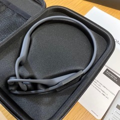SHOKZ OpenComm 骨伝導イヤホン★箱・ケース付（マイク不良あり）の画像