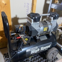 コンプレッサー　100V  2馬力　バイク塗装や倉庫整備用にの画像