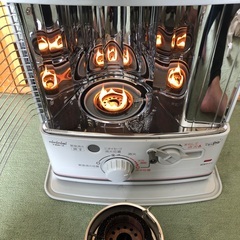 石油ストーブ　トヨトミ 2014年製  手廻式点火ストーブ  RS-G24E  電池不要点火方式の画像