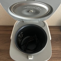 炊飯器　2022年製の画像