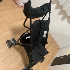 折りたたみベビーカーの画像
