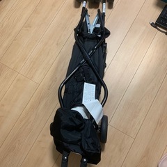 折りたたみベビーカーの画像